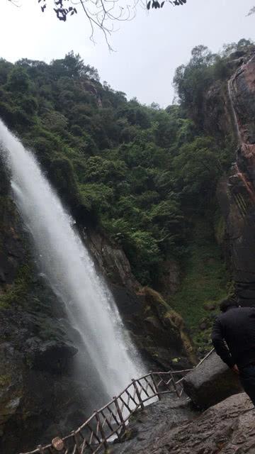 航拍云南镇雄山体滑坡救援现场